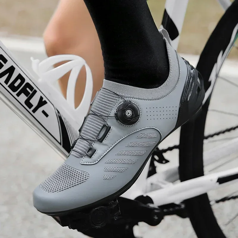 أحذية ركوب الدراجات بدون أقفال - مراجعة Cycling Commuter Shoes وسعره